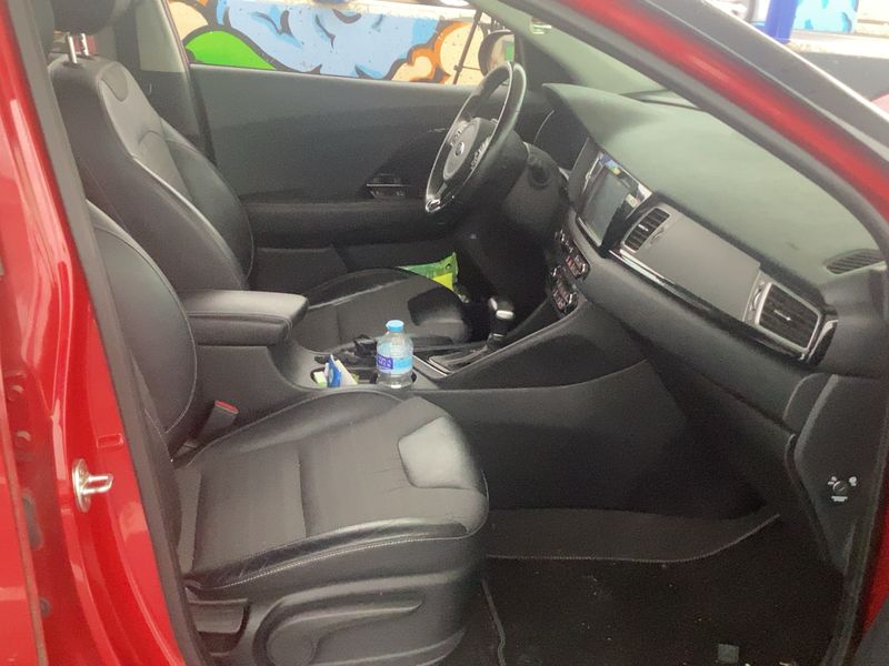 Kia Niro 1.6 Hybrid Emotion — zdjęcie 11