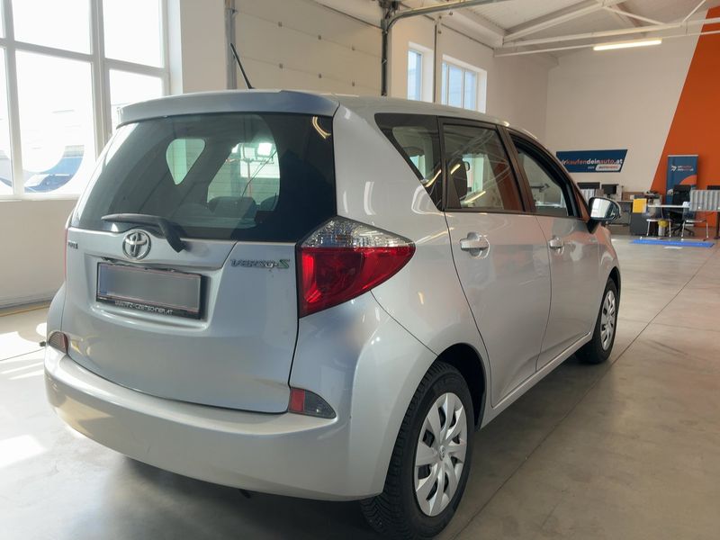 Toyota Verso-S 1.33 Dual VVT-i Lounge — zdjęcie 6