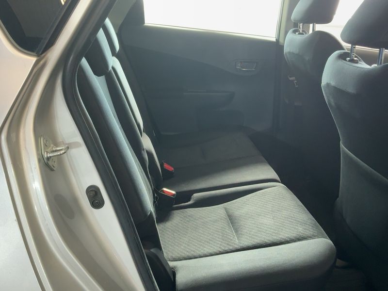 Toyota Verso-S 1.33 Dual VVT-i Lounge — zdjęcie 14
