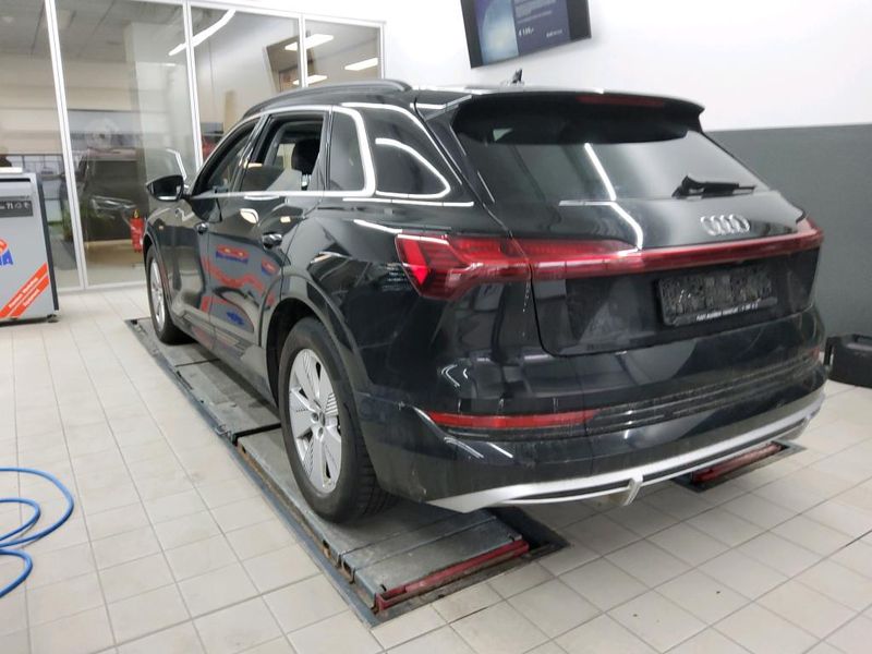 Audi e-tron 55 quattro S line — zdjęcie 14