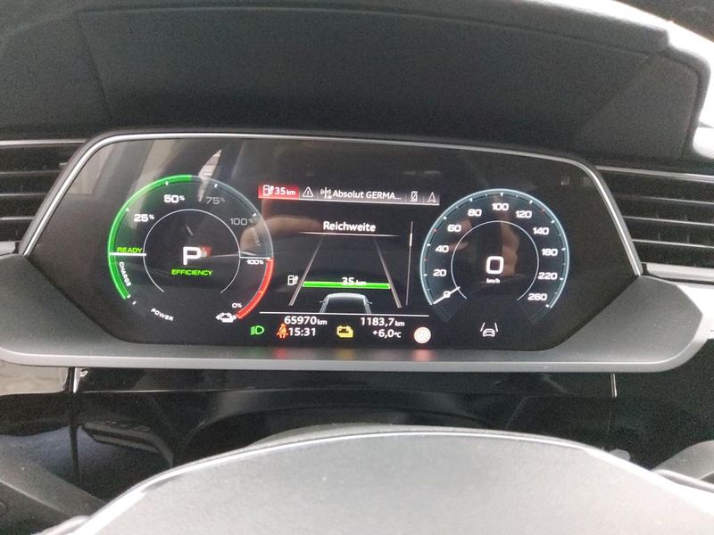 Audi e-tron 55 quattro S line — zdjęcie 17