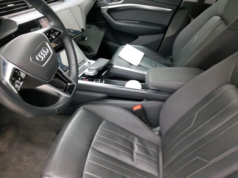 Audi e-tron 55 quattro S line — zdjęcie 21