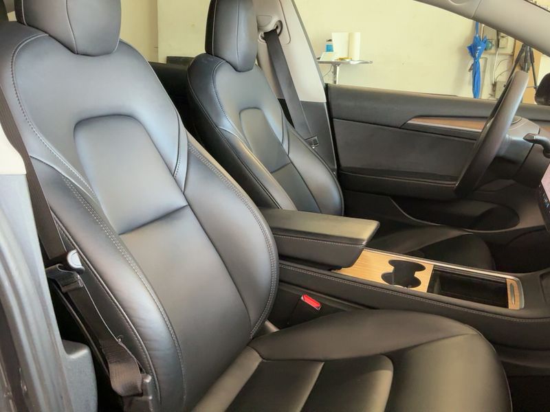 Tesla Model 3 Standard Range Plus — zdjęcie 11