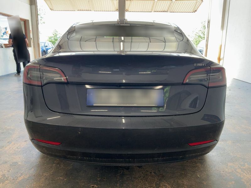 Tesla Model 3 Standard Range Plus — zdjęcie 5
