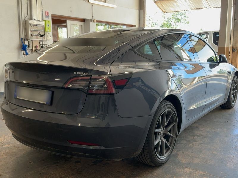 Tesla Model 3 Standard Range Plus — zdjęcie 6