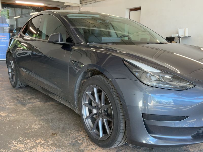 Tesla Model 3 Standard Range Plus — zdjęcie 8