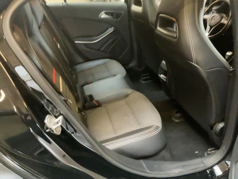 Mercedes-Benz A-Klasse A 180 BlueEfficiency Style — zdjęcie 14