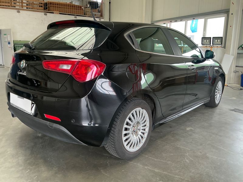 Alfa Romeo Giulietta 1.4 Turbo Super — zdjęcie 2