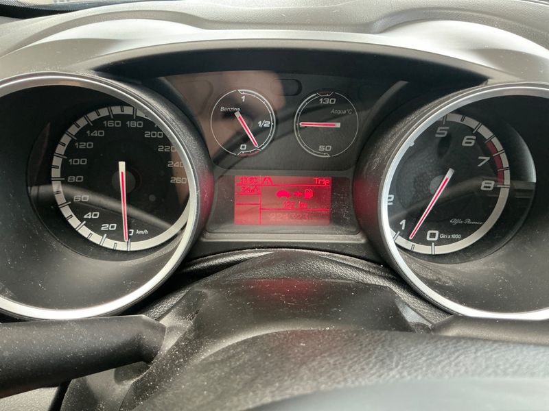 Alfa Romeo Giulietta 1.4 Turbo Super — zdjęcie 4