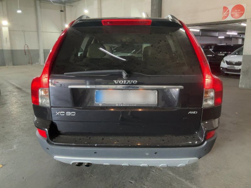 Volvo XC90 2.4 D5 Momentum — zdjęcie 5