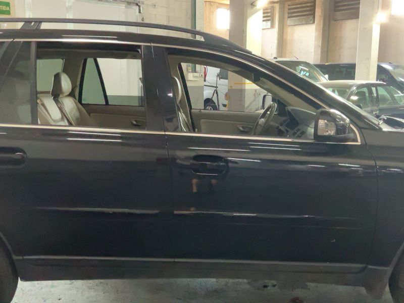 Volvo XC90 2.4 D5 Momentum — zdjęcie 7