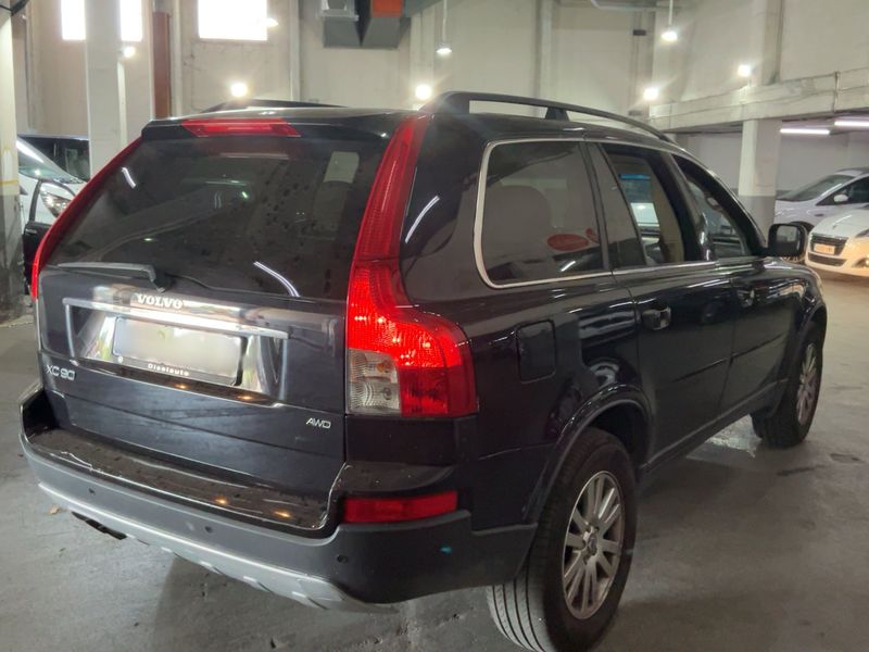 Volvo XC90 2.4 D5 Momentum — zdjęcie 6