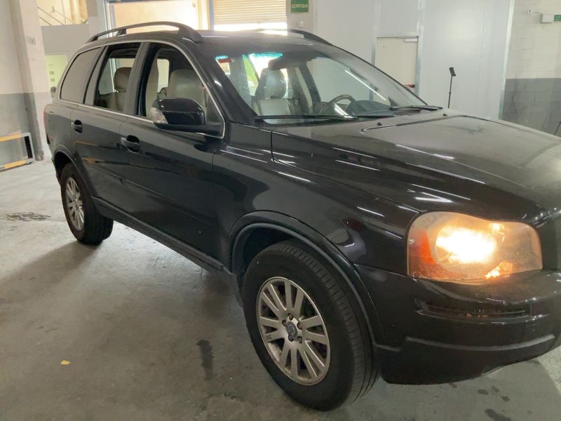 Volvo XC90 2.4 D5 Momentum — zdjęcie 8