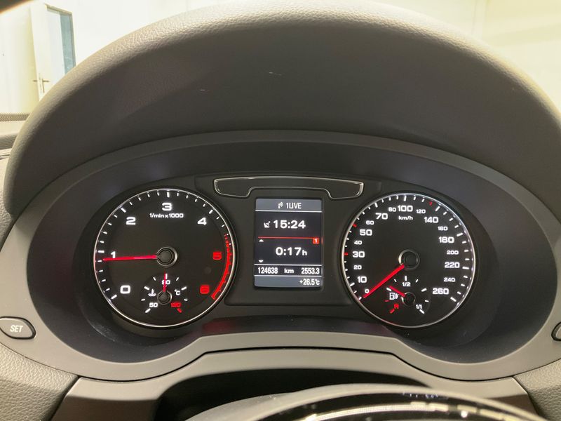 Audi Q3 2.0 TDI quattro 2015 – снимка 19