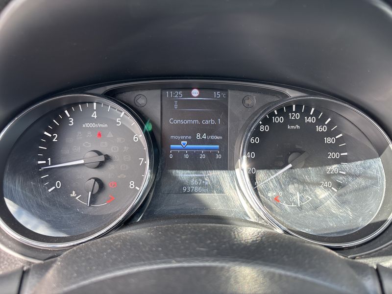 Nissan Qashqai 1.2 Acenta — zdjęcie 12
