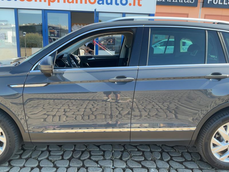 Volkswagen Tiguan 2.0 TDI Elegance 4Motion — zdjęcie 4