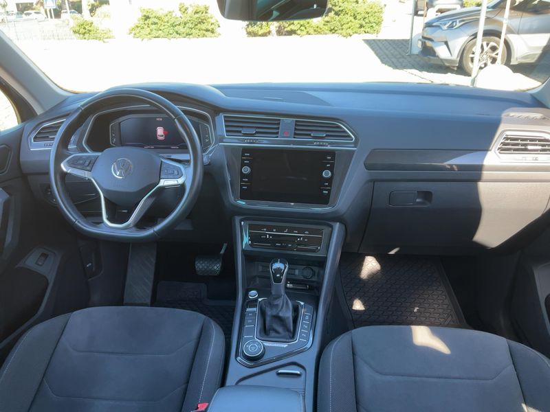 Volkswagen Tiguan 2.0 TDI Elegance 4Motion — zdjęcie 12