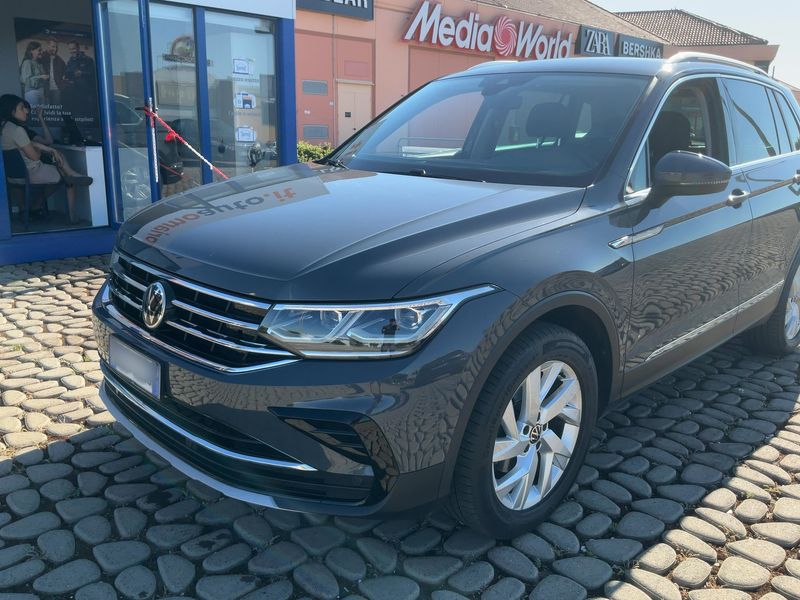 Volkswagen Tiguan 2.0 TDI Elegance 4Motion — zdjęcie 2