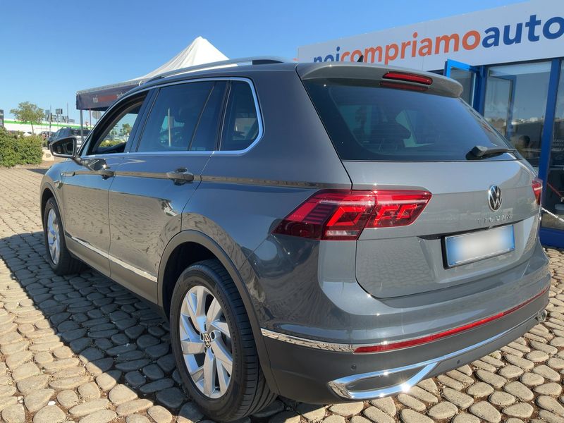 Volkswagen Tiguan 2.0 TDI Elegance 4Motion — zdjęcie 3