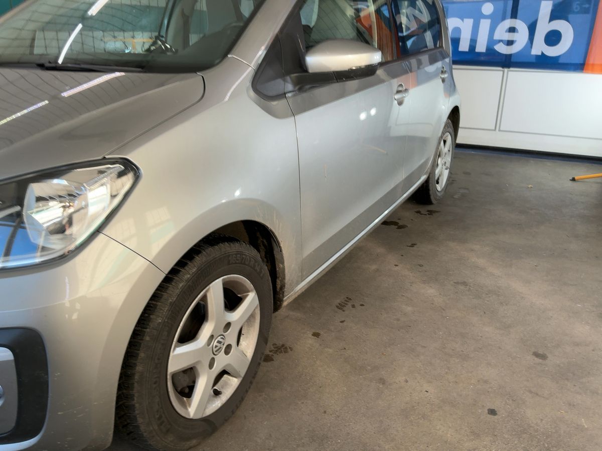 Volkswagen up! 1.0 Move up! BlueMotion