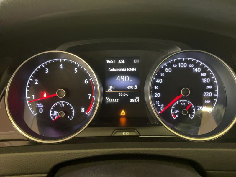 Volkswagen Golf VII 1.4 TGI Highline BlueMotion Tech 2016 – снимка 18