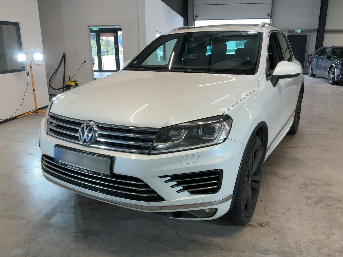 Volkswagen Touareg 2015 — photo 1