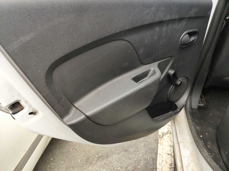 Dacia Sandero 1.2 2013 – снимка 24