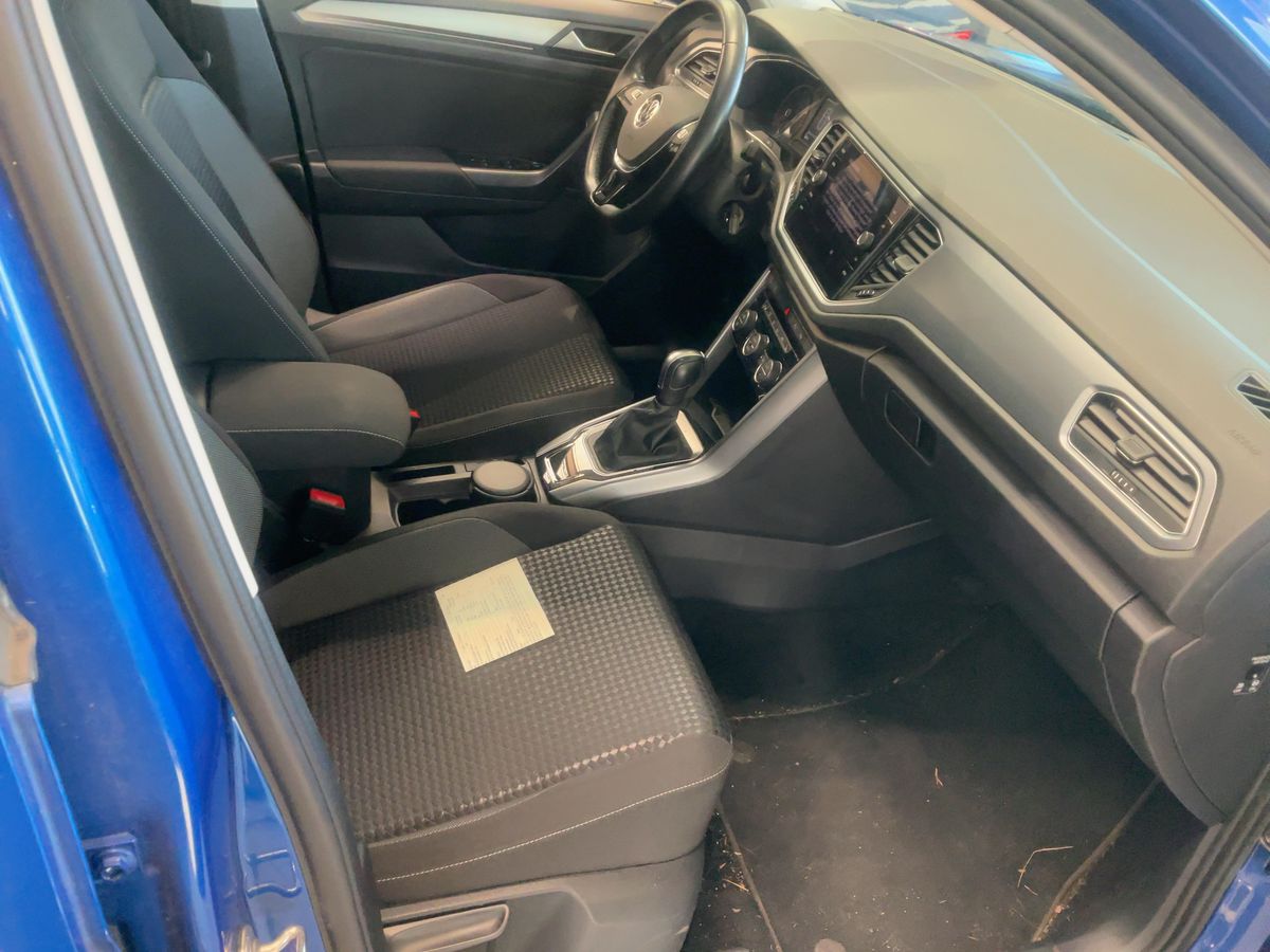 Volkswagen T-Roc 2021 — photo 18