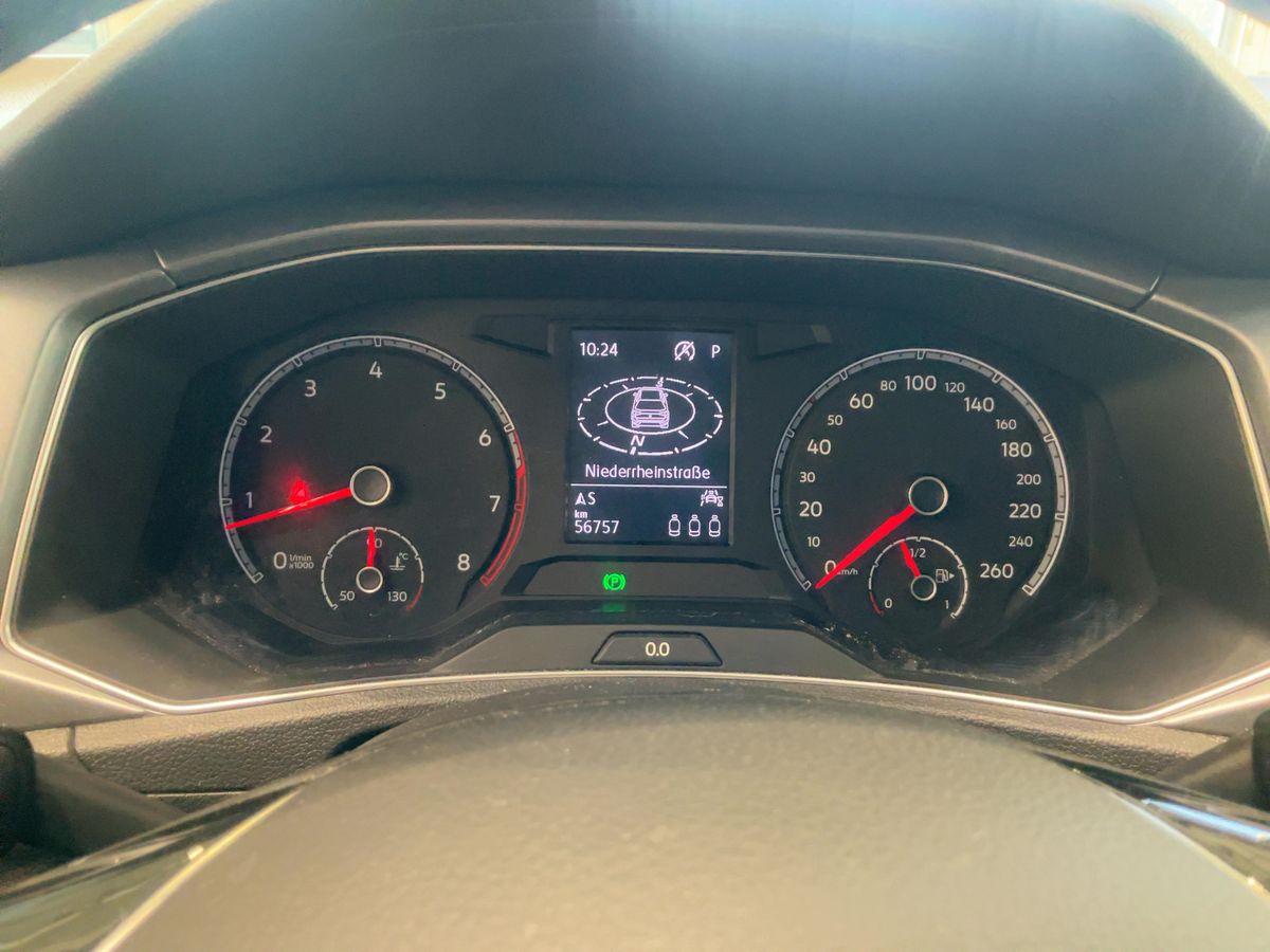 Volkswagen T-Roc 2021 — photo 20
