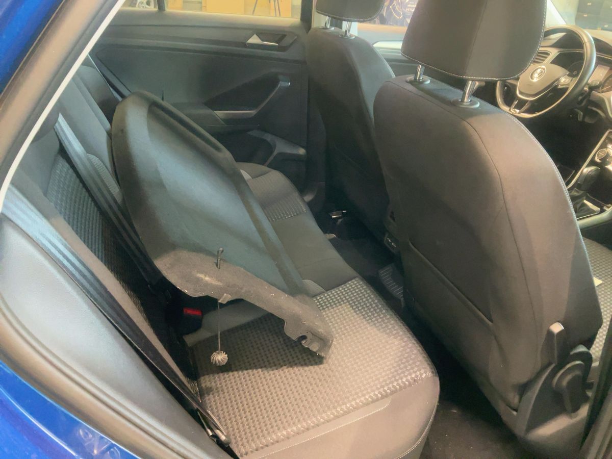 Volkswagen T-Roc 2021 — photo 21