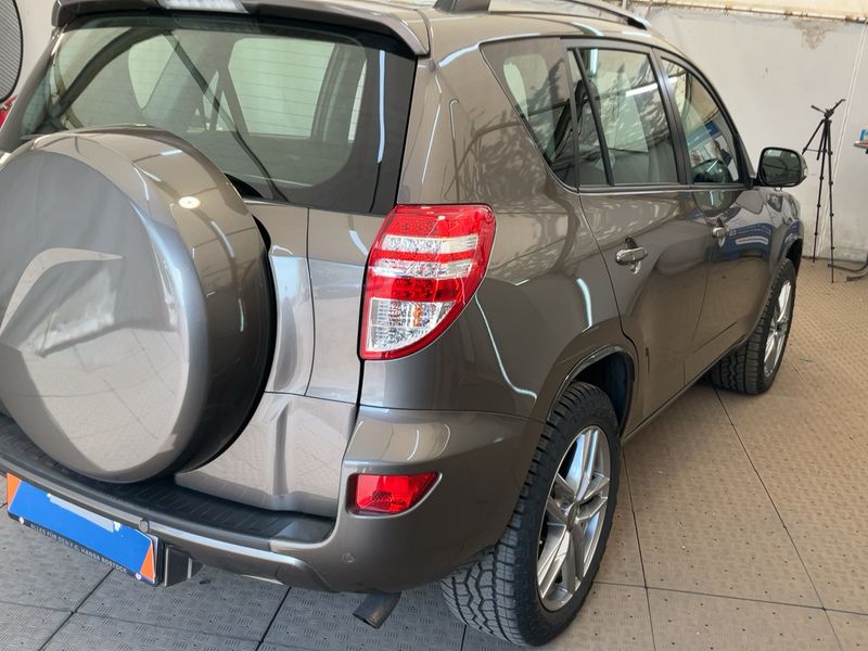 Toyota RAV 4 2.0 — zdjęcie 6
