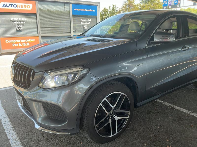 Mercedes-Benz GLE-Klasse GLE 350 d 4Matic AMG Line — zdjęcie 2