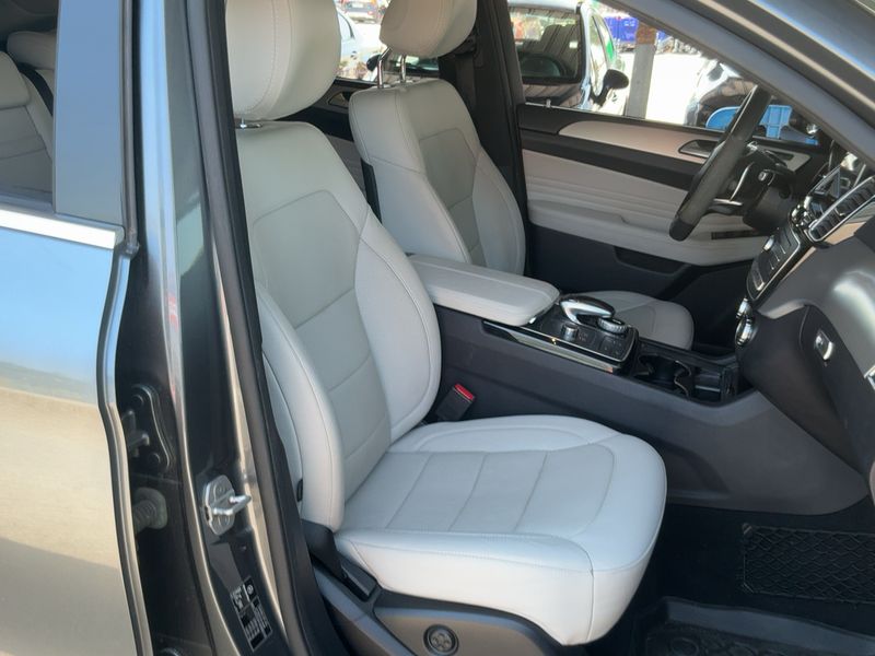Mercedes-Benz GLE-Klasse GLE 350 d 4Matic AMG Line — zdjęcie 11