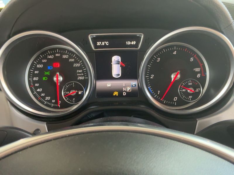 Mercedes-Benz GLE-Klasse GLE 350 d 4Matic AMG Line — zdjęcie 13
