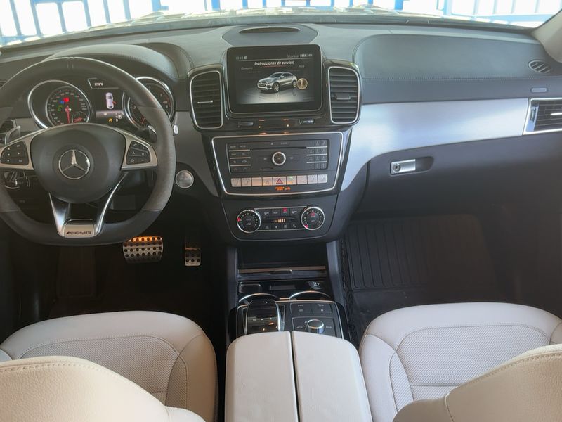 Mercedes-Benz GLE-Klasse GLE 350 d 4Matic AMG Line — zdjęcie 12