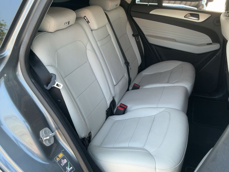 Mercedes-Benz GLE-Klasse GLE 350 d 4Matic AMG Line — zdjęcie 14