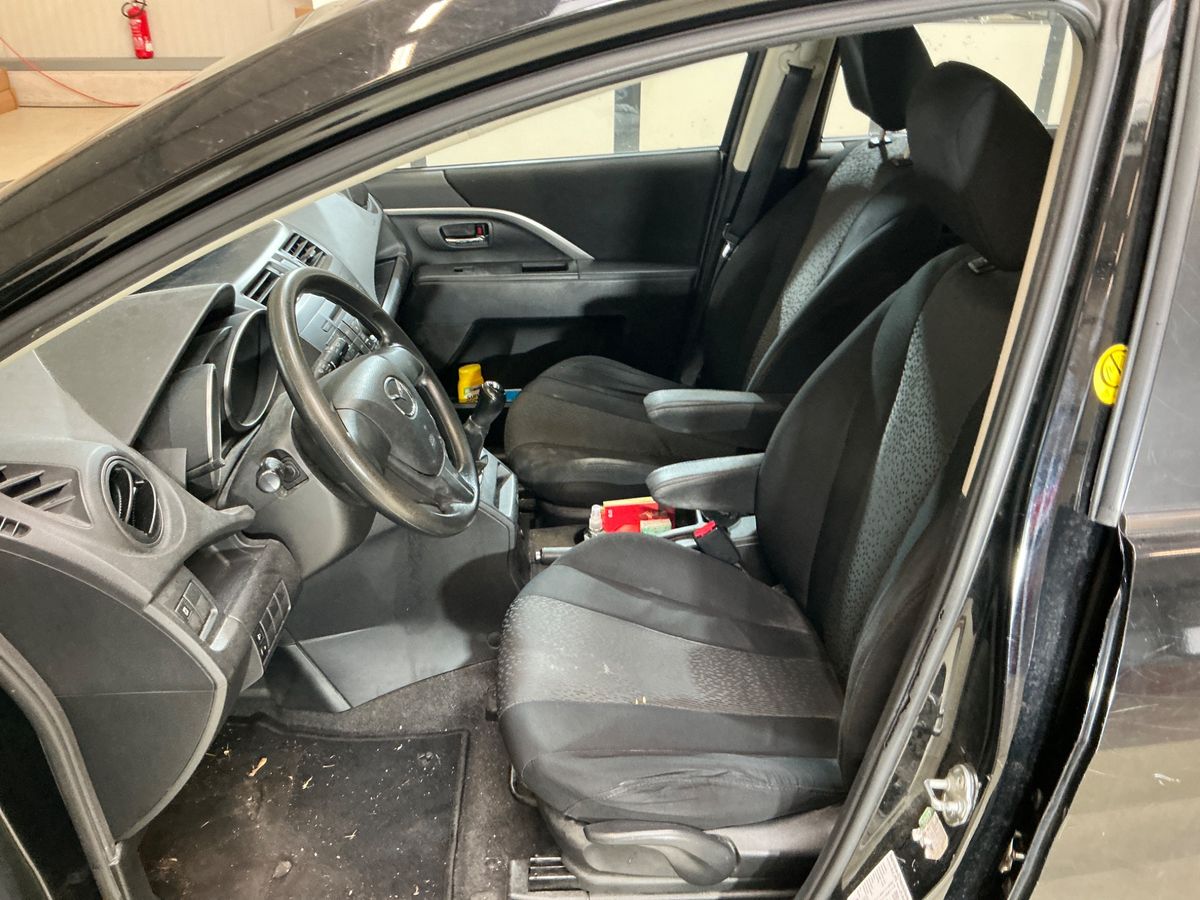 Mazda 5 2012 — photo 4