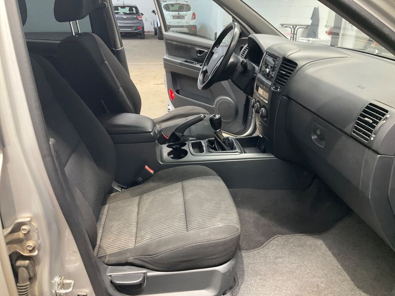 Kia Sorento 2.5 CRDi VGT LX — zdjęcie 3