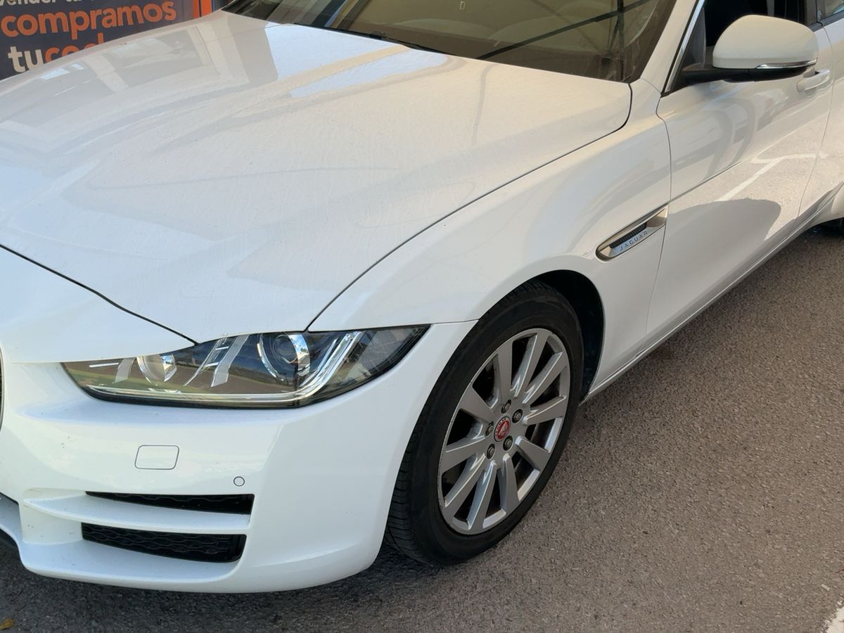Jaguar XE 20d Pure