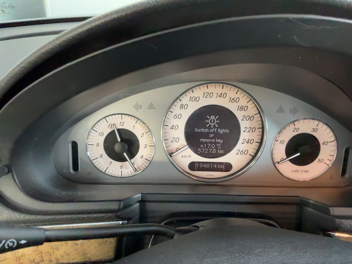 Mercedes-Benz E-Klasse 2007 — photo 19