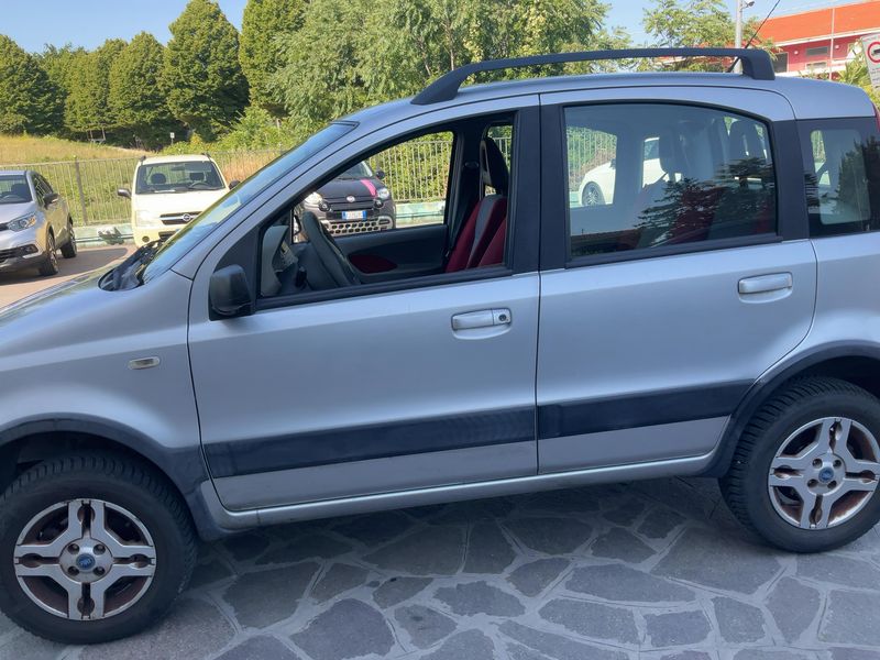 Fiat Panda 1.3 JTD Climbing 4x4 — zdjęcie 4