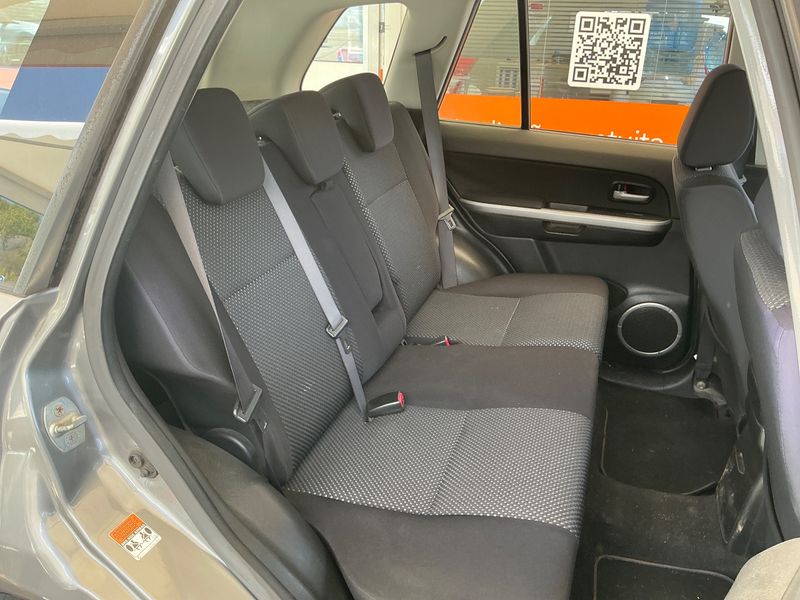 Suzuki Grand Vitara 1.9 DDiS JLX — zdjęcie 14
