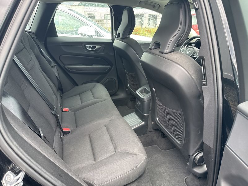 Volvo XC60 2.0 T6 Recharge Plug-in Hybrid Plus Bright AWD — zdjęcie 14