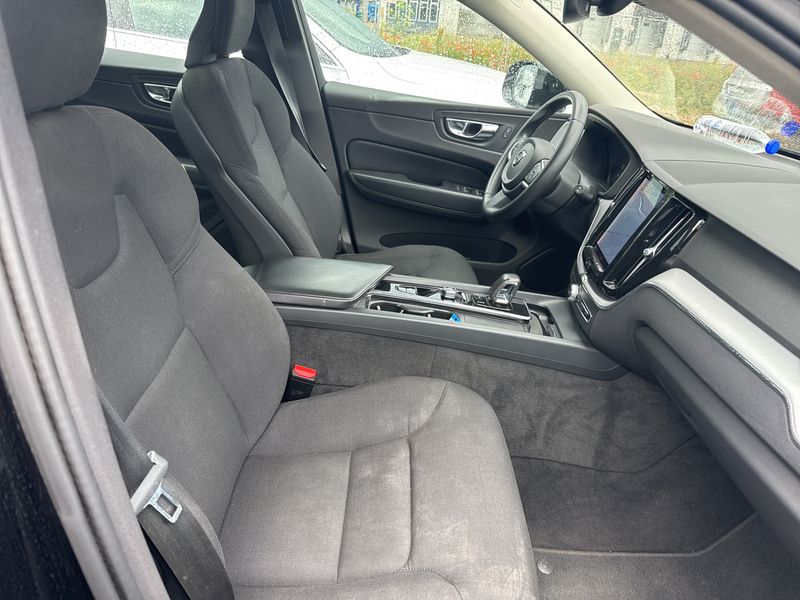 Volvo XC60 2.0 T6 Recharge Plug-in Hybrid Plus Bright AWD — zdjęcie 10