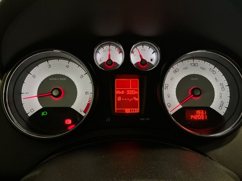Peugeot 308 1.6 Active 2012 – снимка 4