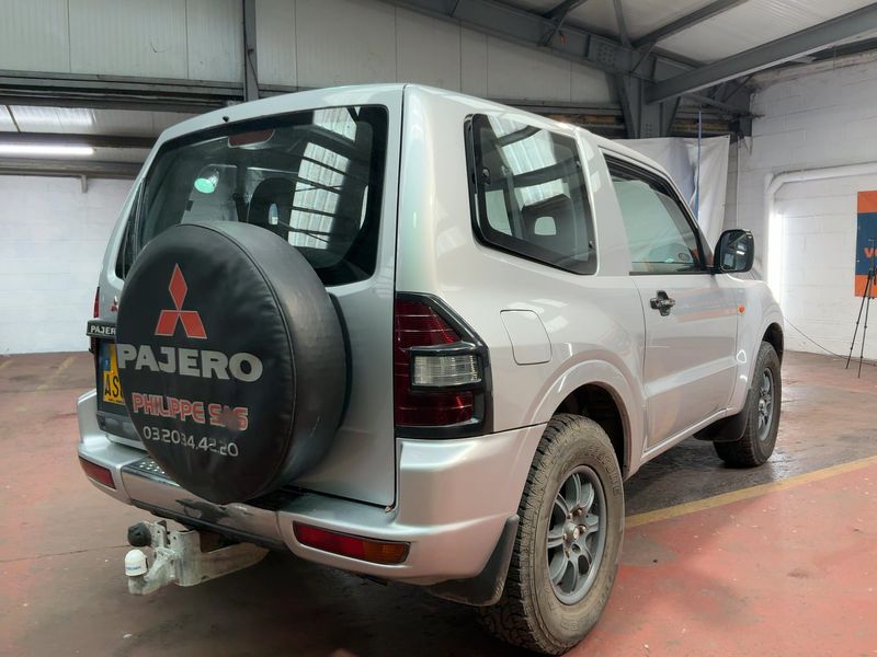 Mitsubishi Pajero 3.2 DI-D Elegance — zdjęcie 6