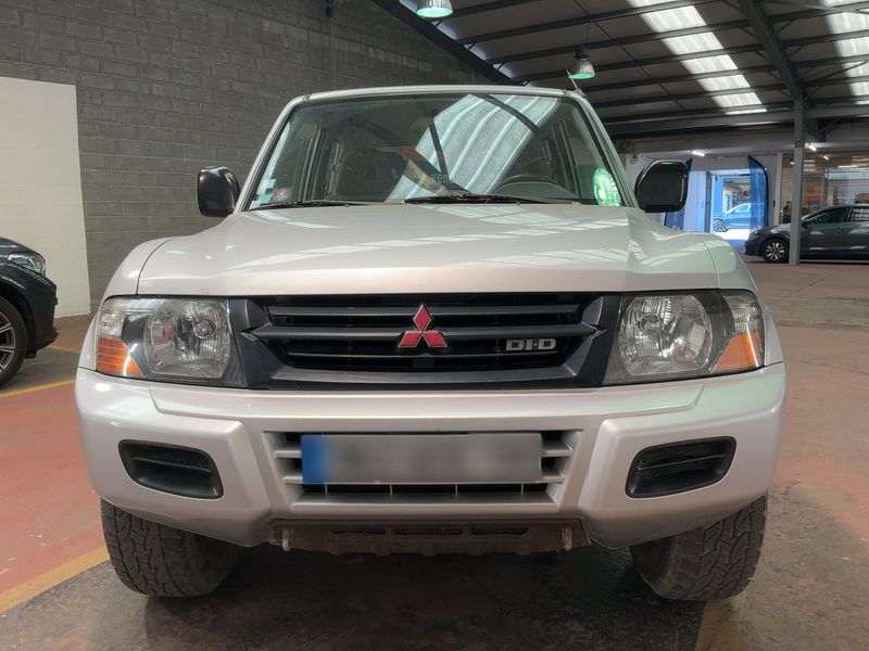 Mitsubishi Pajero 3.2 DI-D Elegance — zdjęcie 9