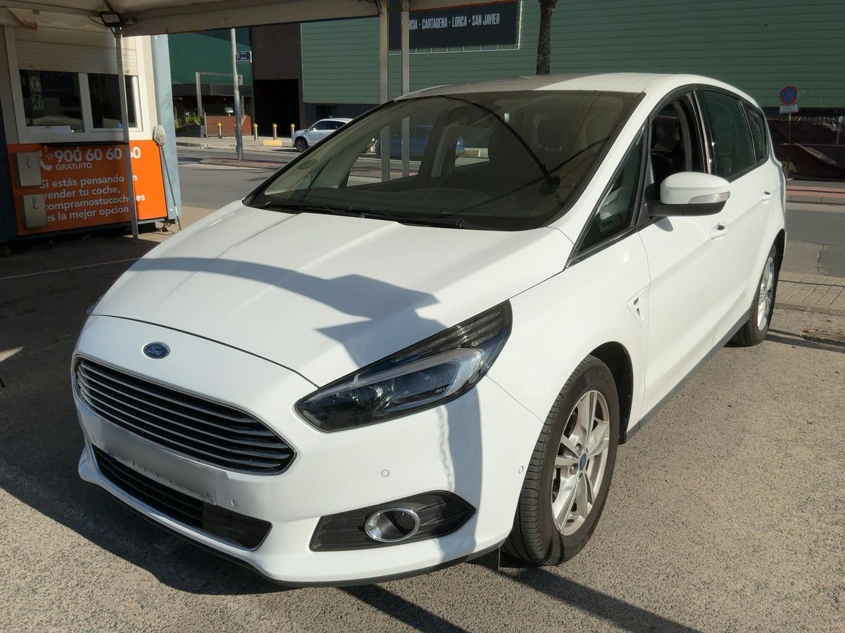 Ford S-Max 2017 — photo 1