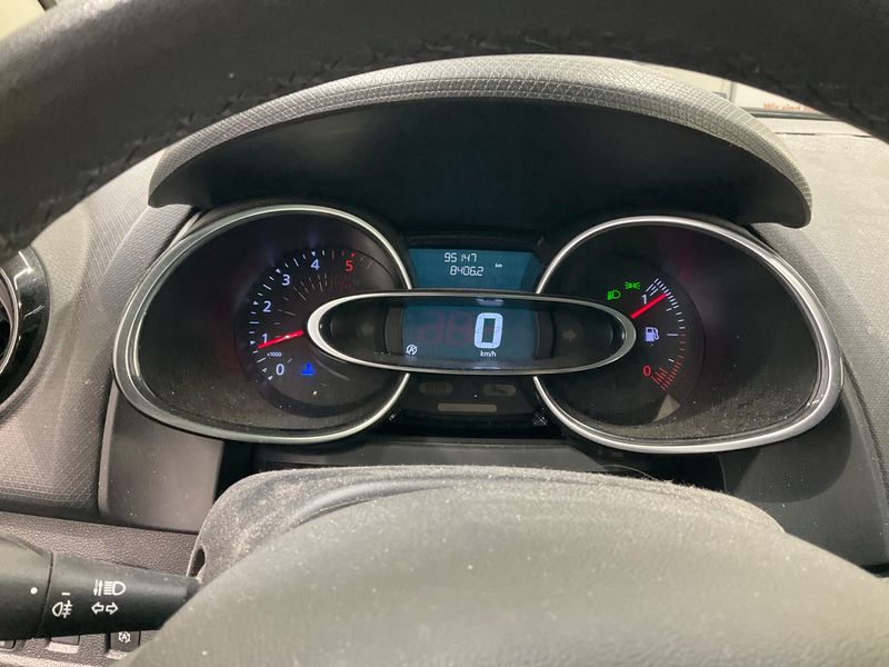 Renault Clio 1.5 dCi Energy Life — zdjęcie 13
