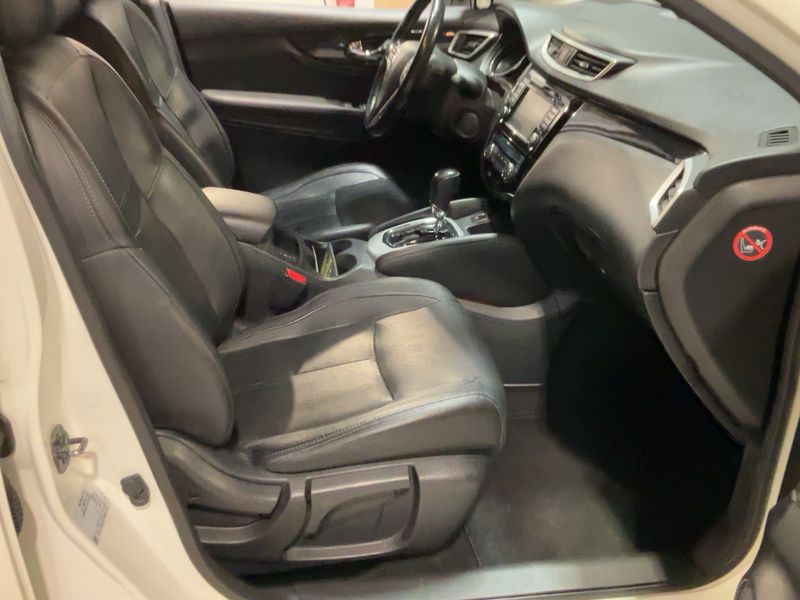 Nissan Qashqai 1.6 dCi Tekna — zdjęcie 11